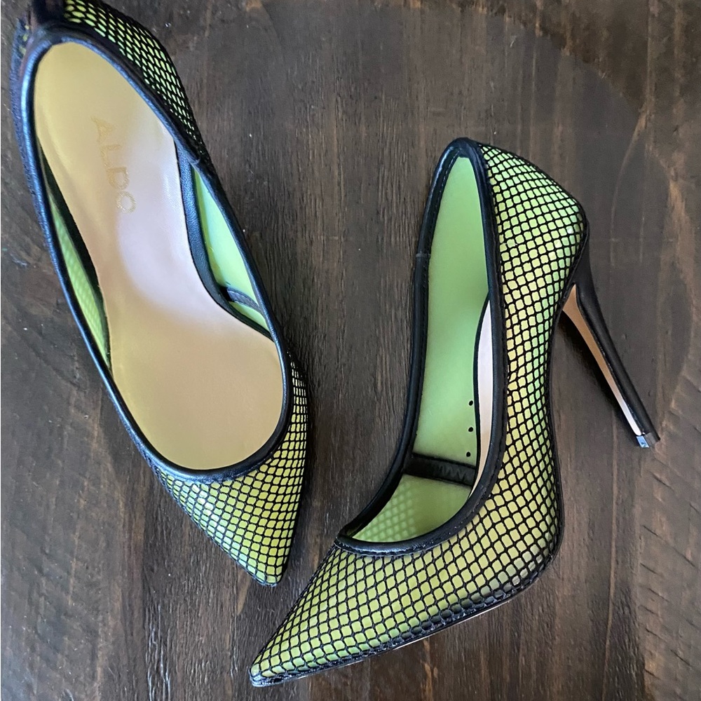Aldo pointed toe pumps new in box
